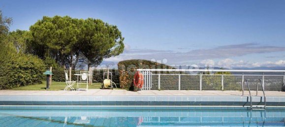 8 bedrooms Villa in Arezzo, Italy No. 106327 5