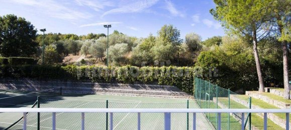 8 bedrooms Villa in Arezzo, Italy No. 106327 8