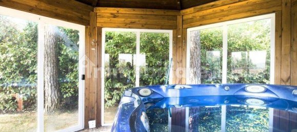 8 bedrooms Villa in Arezzo, Italy No. 106327 40