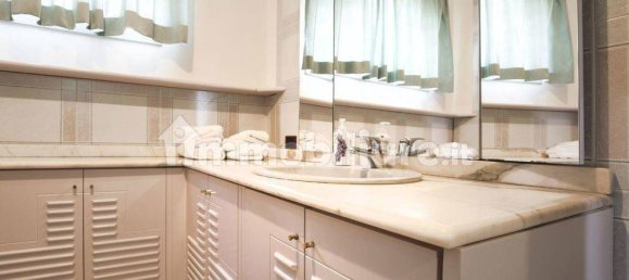 8 bedrooms Villa in Arezzo, Italy No. 106327 43