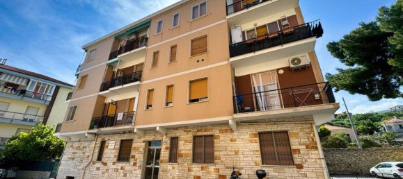 1 bedroom Apartment in Spotorno, Italy No. 82067 14