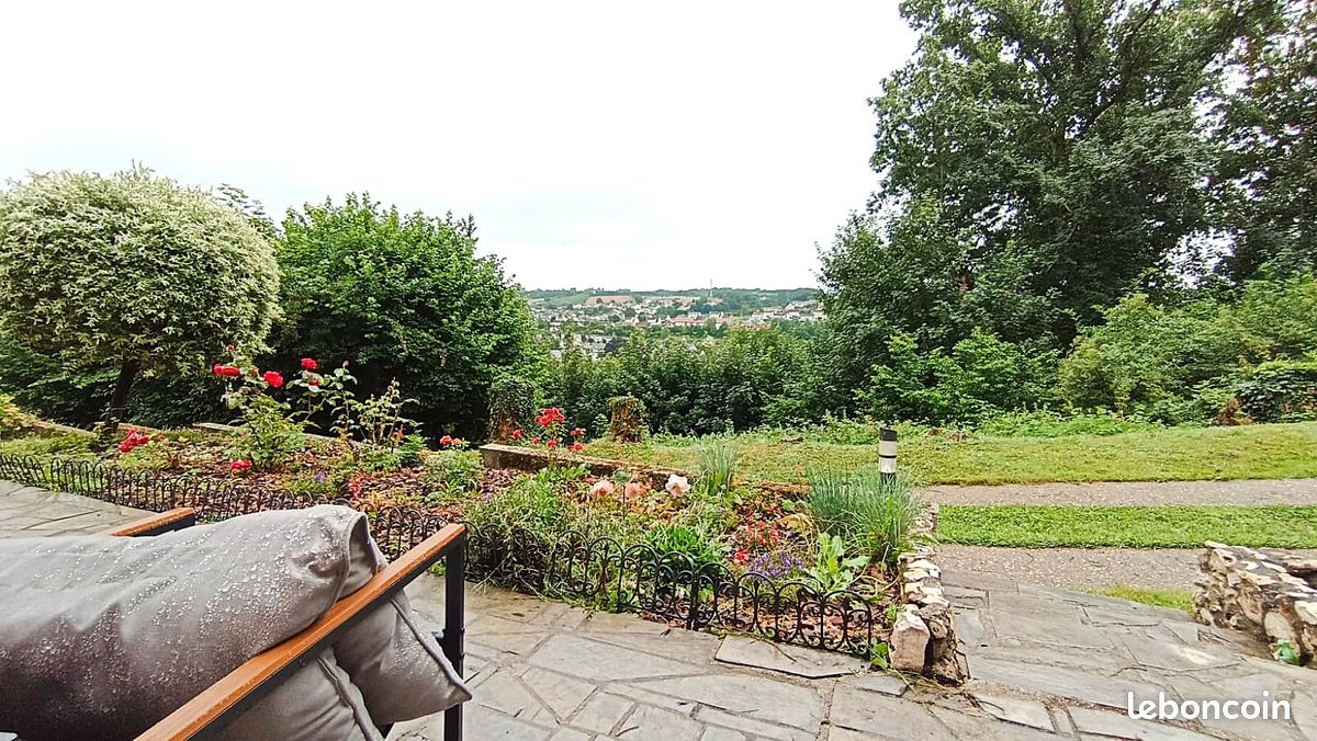 Casa de 3 dormitorios en Epouville, France No. 360149