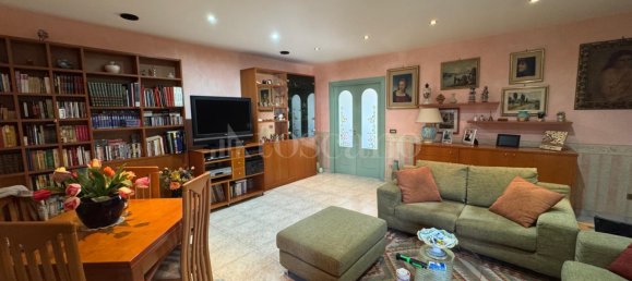 Квартира с 4 комнатами в Катания, Италия № 133000 10