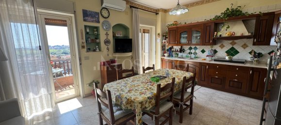 Квартира с 4 комнатами в Катания, Италия № 133000 11