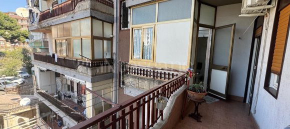 Квартира с 4 комнатами в Катания, Италия № 133000 4