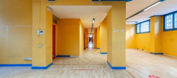 9 rooms Apartment in Milan, Italy No. 240946 10