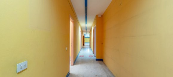 9 rooms Apartment in Milan, Italy No. 240946 13