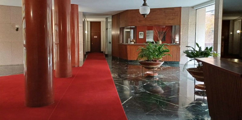 9 rooms Apartment in Milan, Italy No. 240946