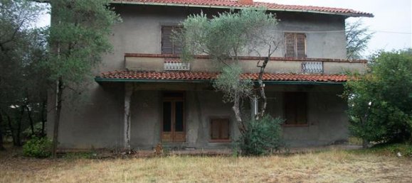 Дом с 12 комнатами в Бучине, Италия № 230814 3