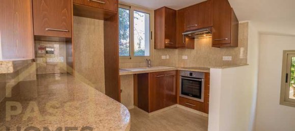 3 bedrooms Commercial property in Polis, Cyprus No. 153470 13