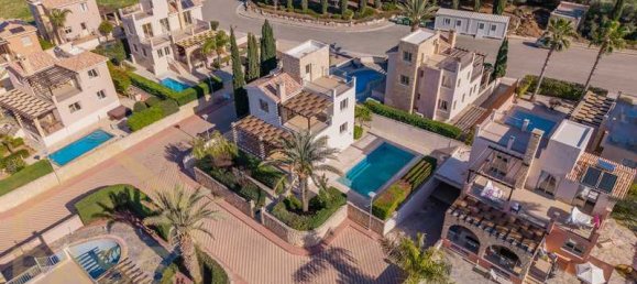 3 bedrooms Commercial property in Polis, Cyprus No. 153470 11