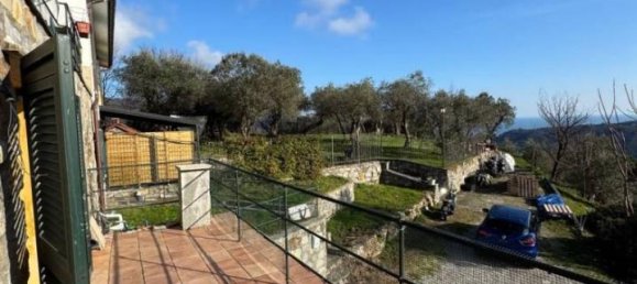 Дом с 7 комнатами в Рапалло, Италия № 39379 4