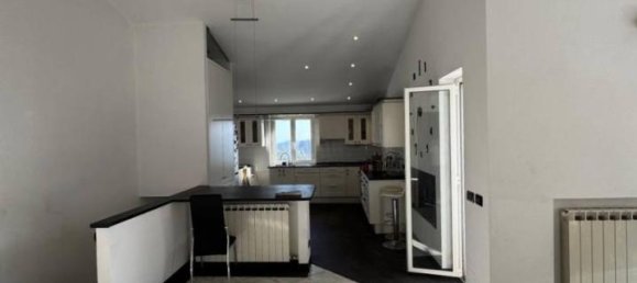 Дом с 7 комнатами в Рапалло, Италия № 39379 36