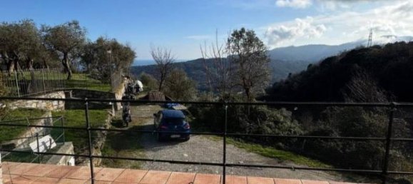 Дом с 7 комнатами в Рапалло, Италия № 39379 6