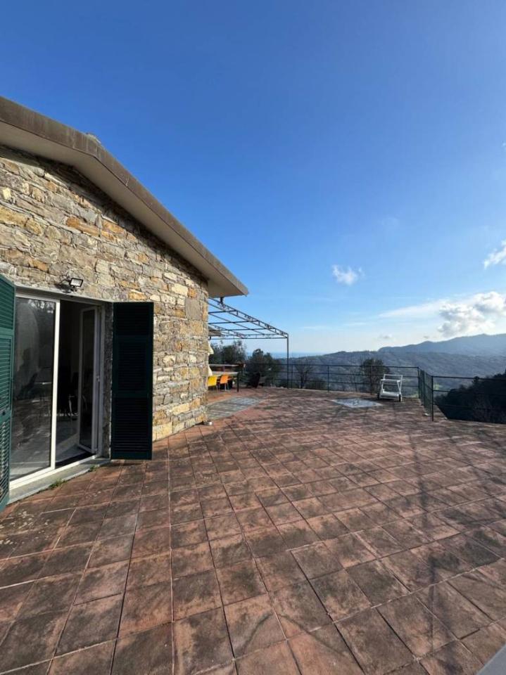 Дом с 7 комнатами в Рапалло, Италия № 39379