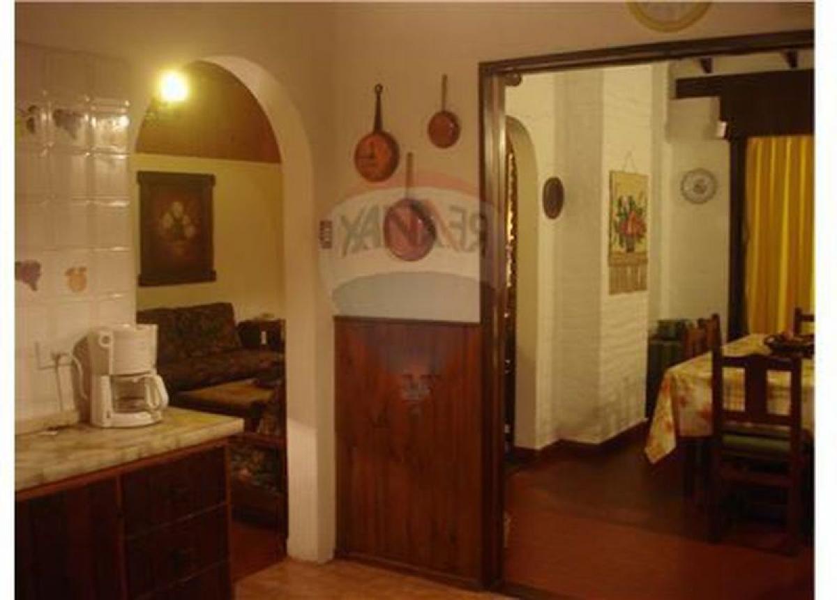 3 bedrooms House in Mar del Plata, Argentina No. 89729