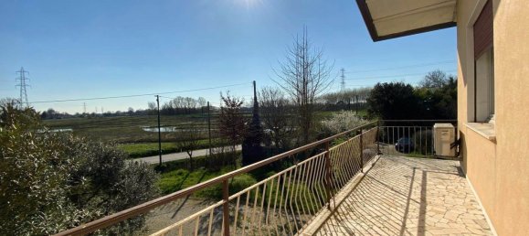 6 rooms House in Venice, Italy No. 223735 3