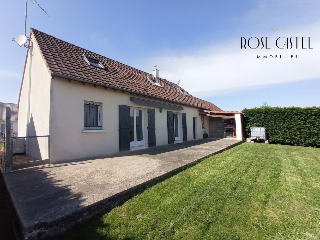 4 bedrooms House in Chateaudun, France No. 247555