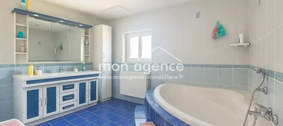 3 bedrooms House in Grand-Couronne, France No. 356151 10