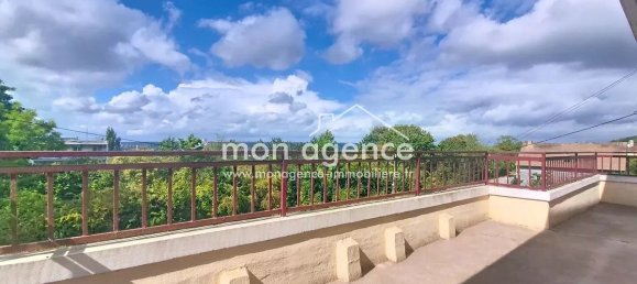 3 bedrooms House in Grand-Couronne, France No. 356151 9