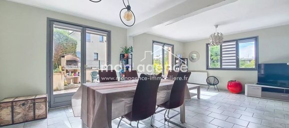 3 bedrooms House in Grand-Couronne, France No. 356151 3