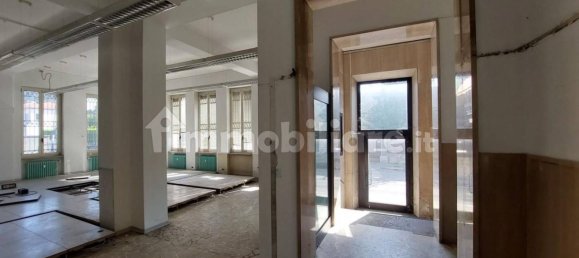 Коммерческая недвижимость 267м² в Самарате, Италия № 311143 10