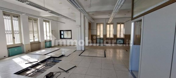 Коммерческая недвижимость 267м² в Самарате, Италия № 311143 8