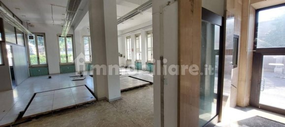 Коммерческая недвижимость 267м² в Самарате, Италия № 311143 3