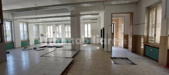 Коммерческая недвижимость 267м² в Самарате, Италия № 311143 5