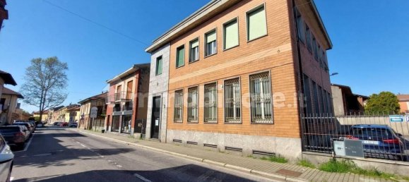 Коммерческая недвижимость 267м² в Самарате, Италия № 311143 2