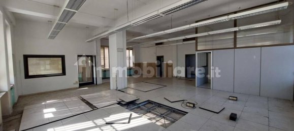 Коммерческая недвижимость 267м² в Самарате, Италия № 311143 7