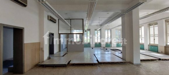 Коммерческая недвижимость 267м² в Самарате, Италия № 311143 11