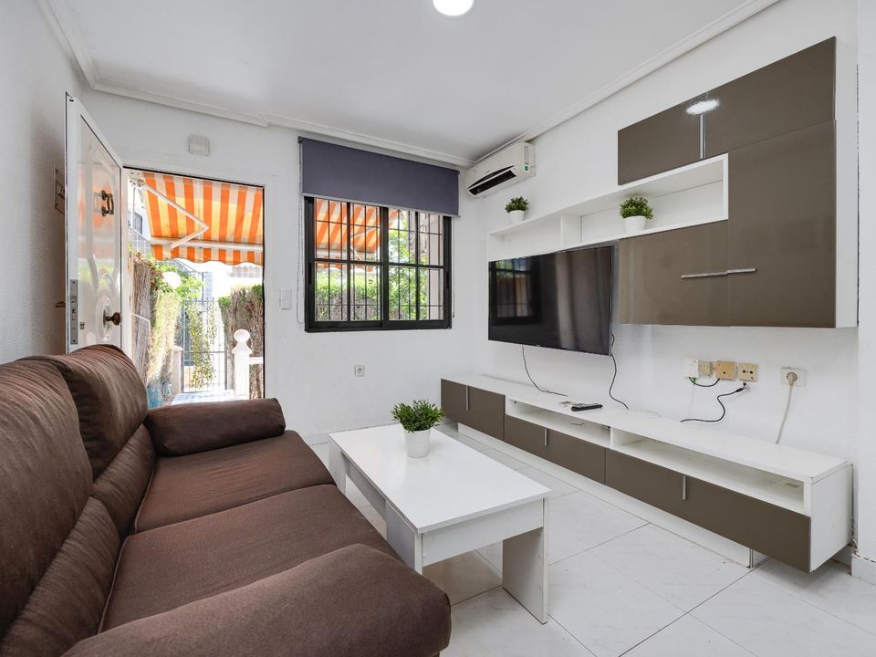 2 bedrooms Apartment in Alicante, Spain No. 181775