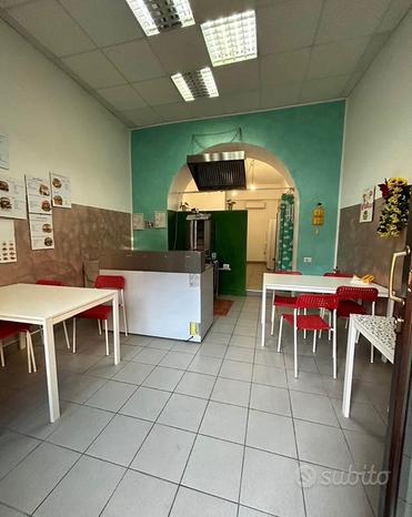 Oficina de 3 habitaciónes en Fabriano, Italy No. 281295