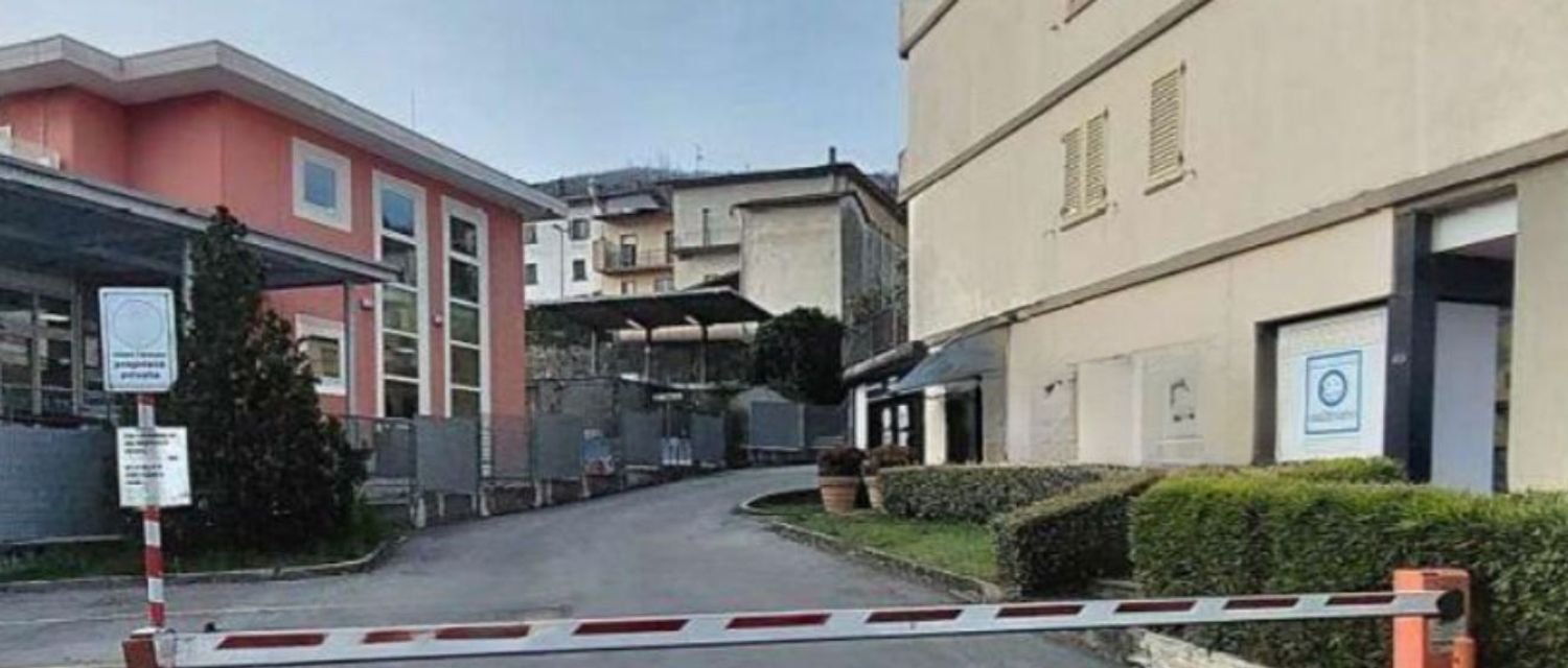 126m² Commercial property in Abetone Cutigliano, Italy No. 336052