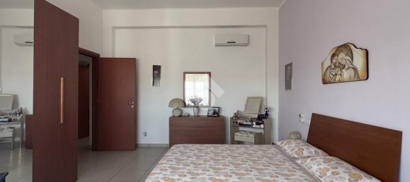 Apartamento de 3 dormitorios en Grottaglie, Italy No. 329644 23
