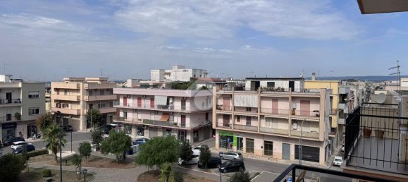 Apartamento de 3 dormitorios en Grottaglie, Italy No. 329644 32
