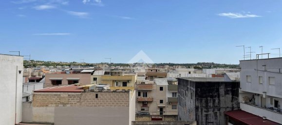 Apartamento de 3 dormitorios en Grottaglie, Italy No. 329644 33