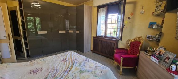 5 bedrooms House in Rubiera, Italy No. 160317 24