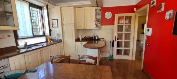 5 bedrooms House in Rubiera, Italy No. 160317 6