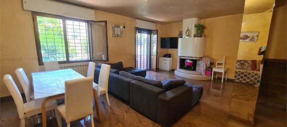 5 bedrooms House in Rubiera, Italy No. 160317 11