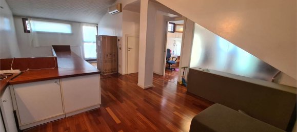 5 bedrooms House in Rubiera, Italy No. 160317 22