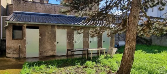 Здание с 11 комнатами в Анневиль, Франция № 77475 4