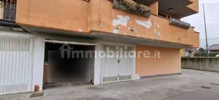  مرآب في Mulazzano, Italy 21متر مربع رقم 299104