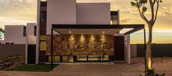 Casa de 4 dormitorios en Mérida, Mexico No. 14728 2