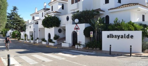 3 bedrooms Townhouse in Estepona, Spain No. 33161 43