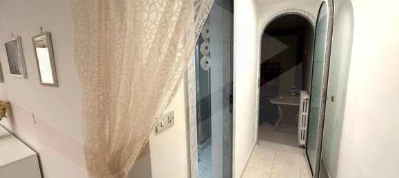 3 rooms Apartment in Barletta, Italy No. 24595 8