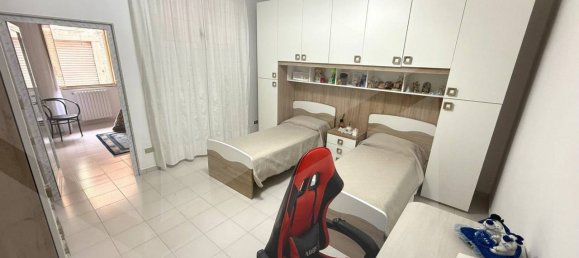 3 rooms Apartment in Barletta, Italy No. 24595 11