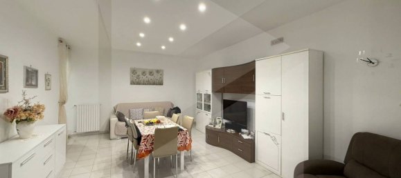 3 rooms Apartment in Barletta, Italy No. 24595 5