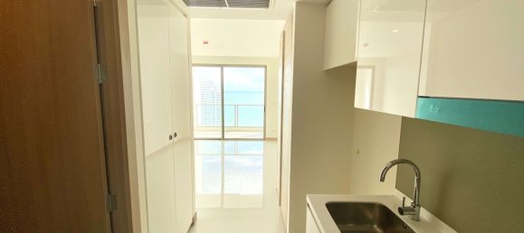 Studio in the Condo in Pattaya, Thailand No. 67298 8